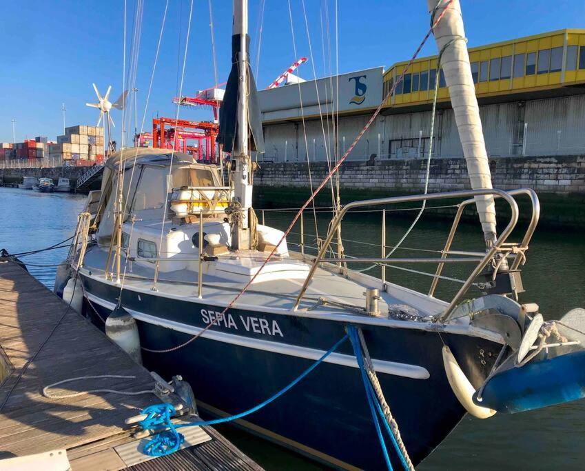 מלון Cozy Lisbon Marina Sleepaboard - Sail Away מראה חיצוני תמונה