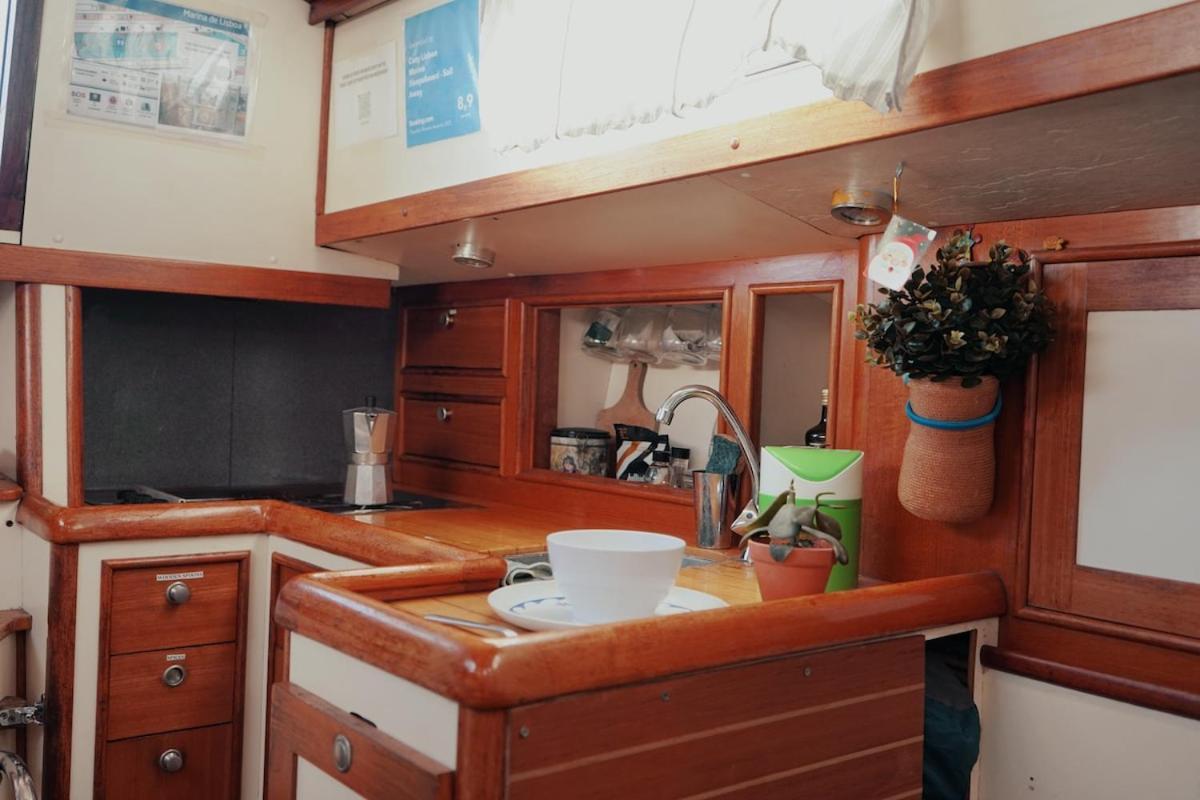 מלון Cozy Lisbon Marina Sleepaboard - Sail Away מראה חיצוני תמונה