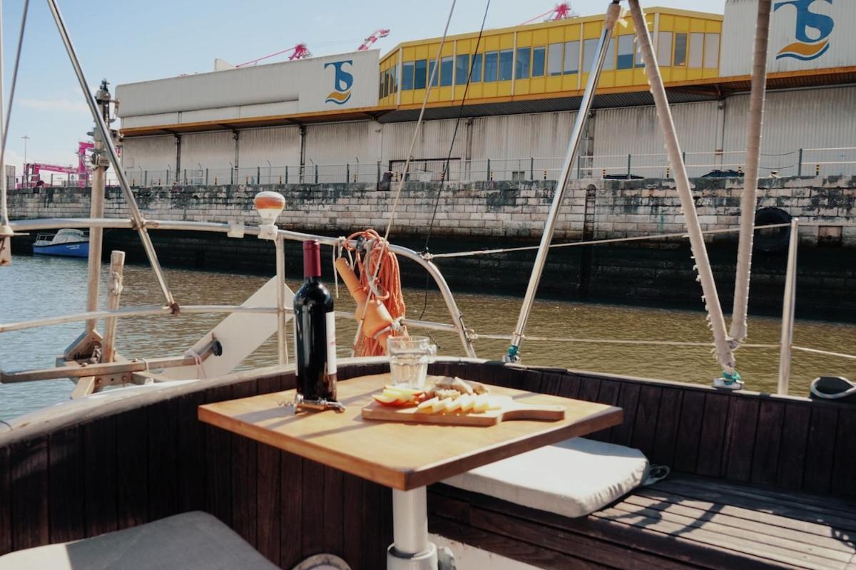 מלון Cozy Lisbon Marina Sleepaboard - Sail Away מראה חיצוני תמונה